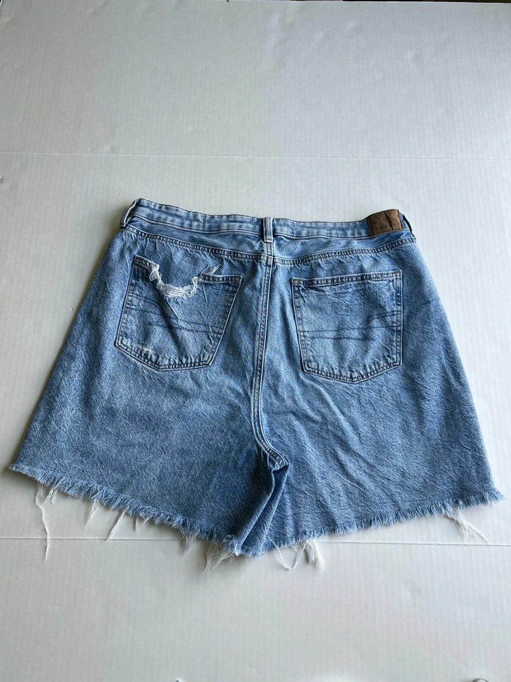 American Eagle Women’s Denim Baggy Mom Jeans Shorts 14